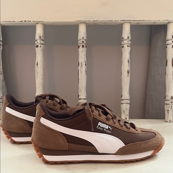 Puma Easy Rider Brown and White Sneakers - Picture 4 of 10